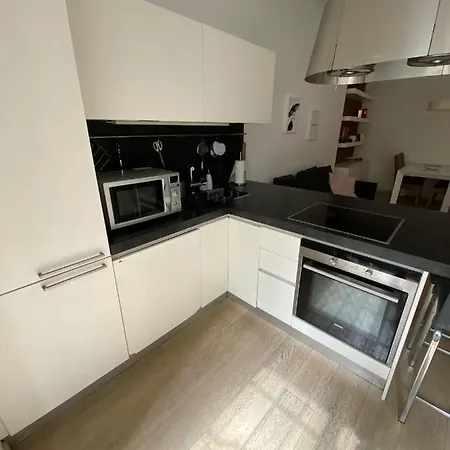 Lovely Apartment In The New Porta Nuova Area-3
